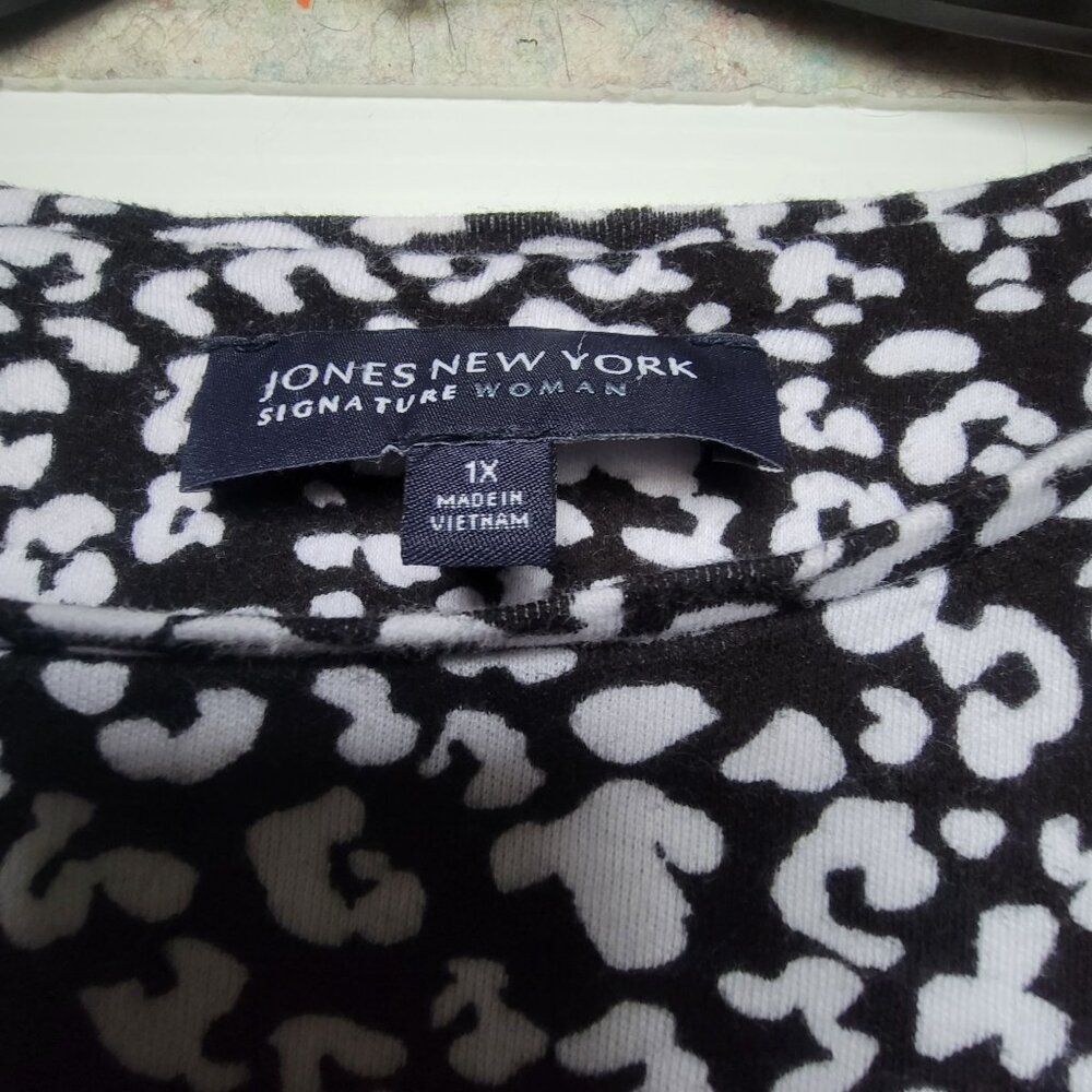 ✨Women's Jones New York Signature Sz 1X Black 3/4 Sleeve cotton top animal print - Picture 3 of 6